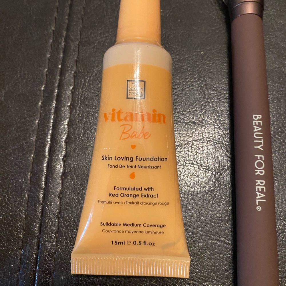 Cosmetic Samples - Picture 7 of 12